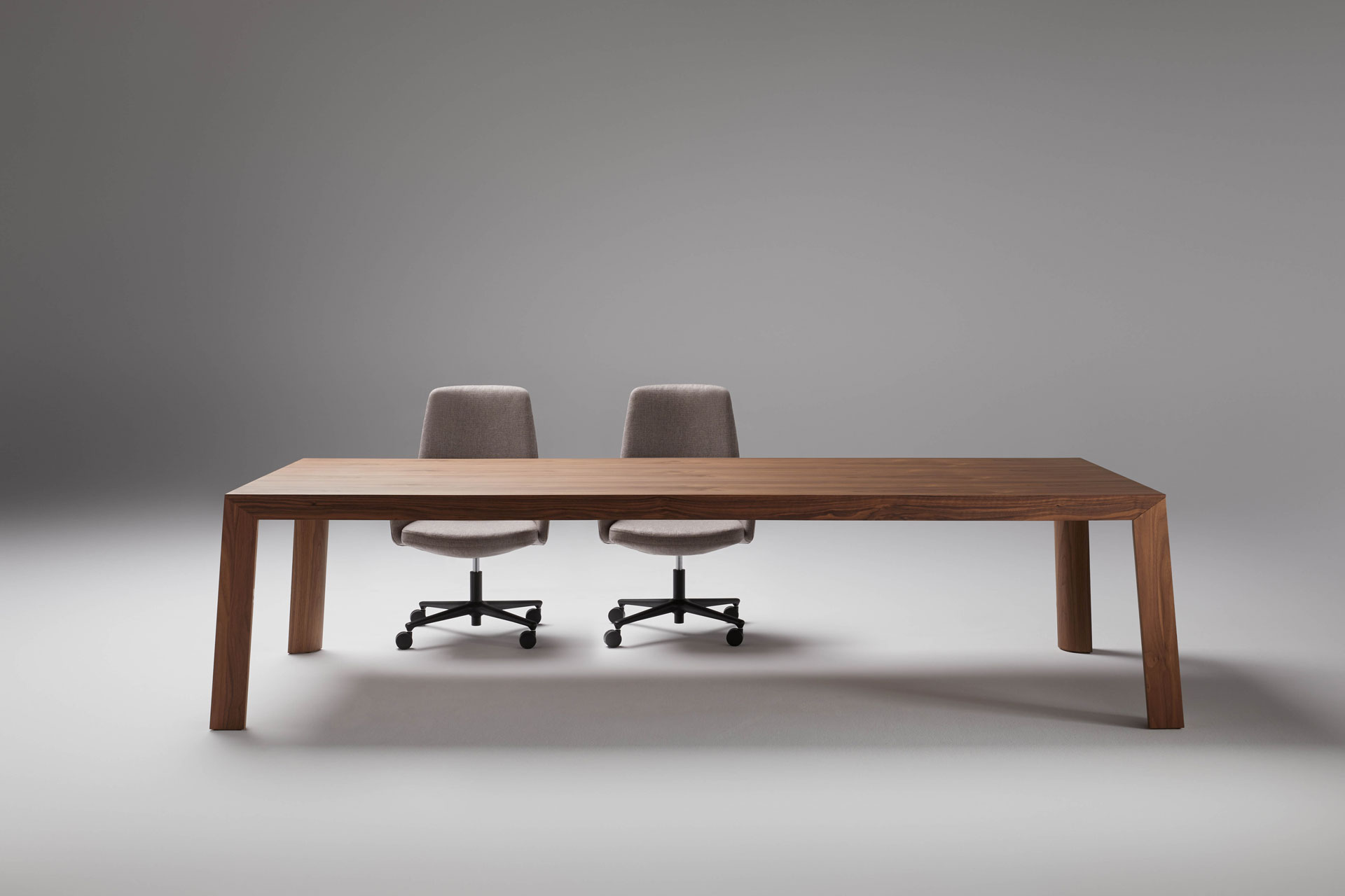 Skouropoulos Exclusive Conference Tables